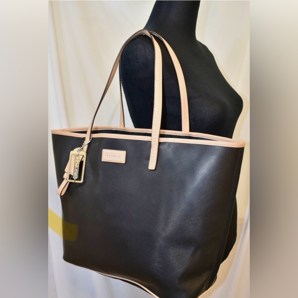 COACH  Leather Tote F24841 - Picture 9 of 9